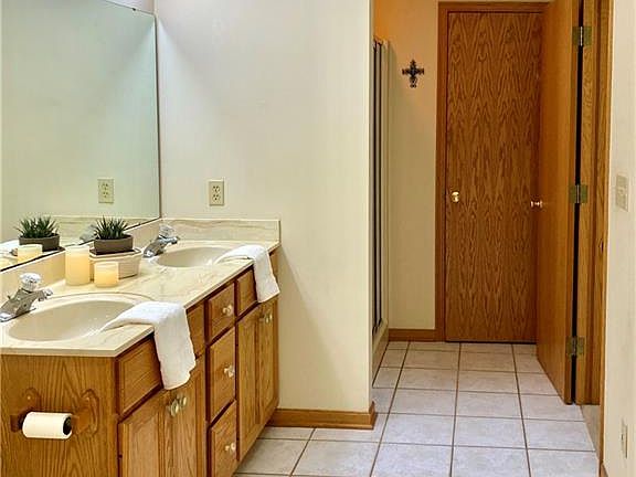 5th image of 4473 Country Ln