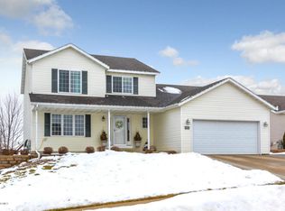 6065 Hillsboro Dr NW, Rochester, MN 55901