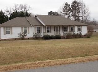 101 Hedgerow Dr, Halifax, VA
