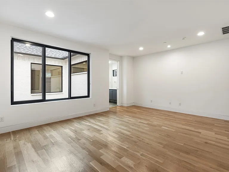 3526 Asbury St — Photo 17