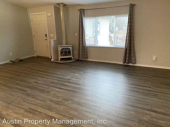 3rd image of 994 SE Valleywood Pl