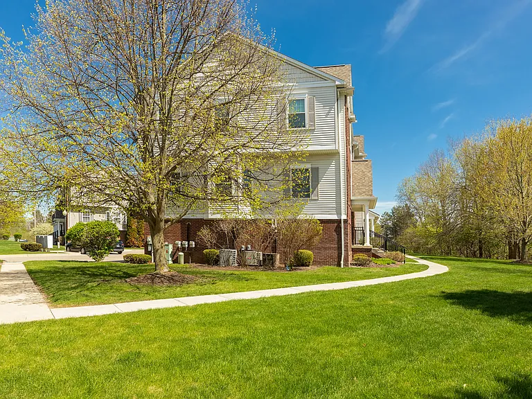 788 Eagle Dr — Photo 34