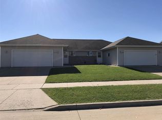 1001 W Elm Dr, Little Chute, WI 54140
