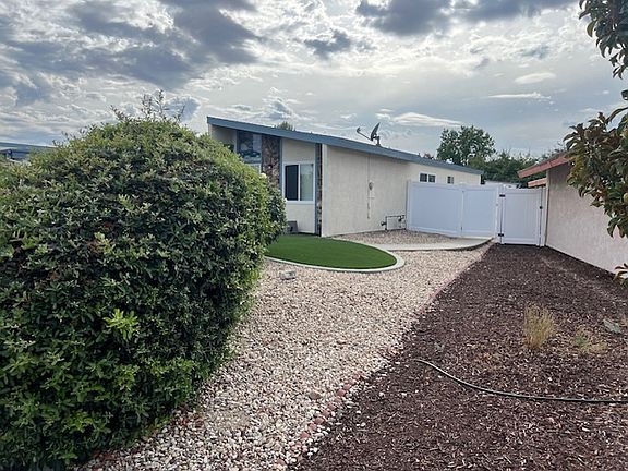 3rd image of 1743 Marigold Ln