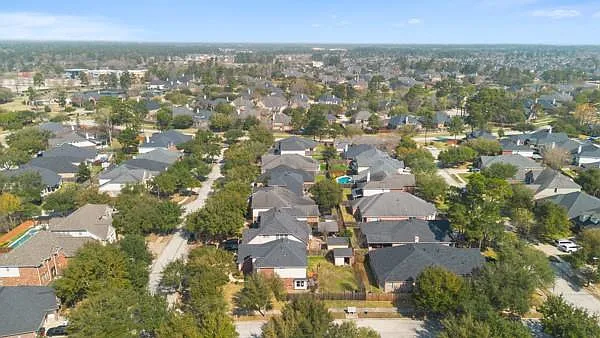 15818 Mossy Shores Ct — Photo 13