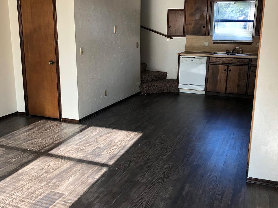 2nd image of 808 N Jefferson St APT D
