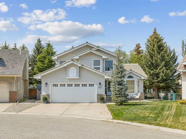 187 S Hampshire Close NW, Calgary, AB T3A 4Y1