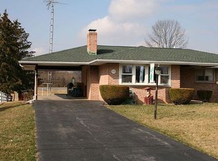 17532 Woodlawn Dr, Hagerstown, MD 21740