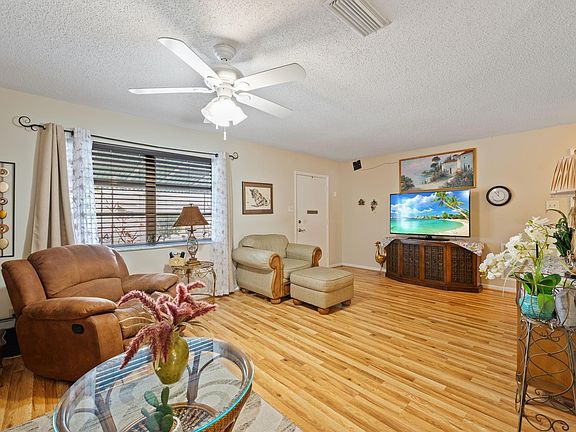 5th image of 1540 NW 70th Terrace