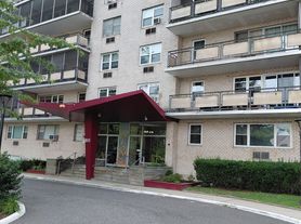 80 Cartright St, Bridgeport, CT