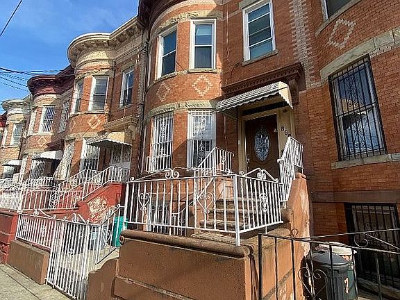 4th image of 201 Hemlock St