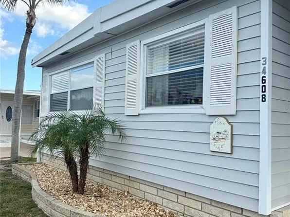 34608 Pine Dr, Pinellas Park, FL 33781