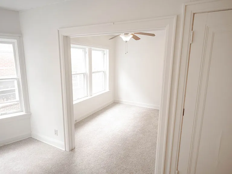 1550 E Broad St — Photo 5