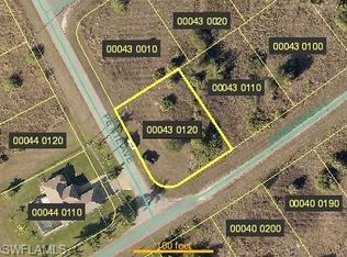 307 Pembroke St, Lehigh Acres, FL 33974