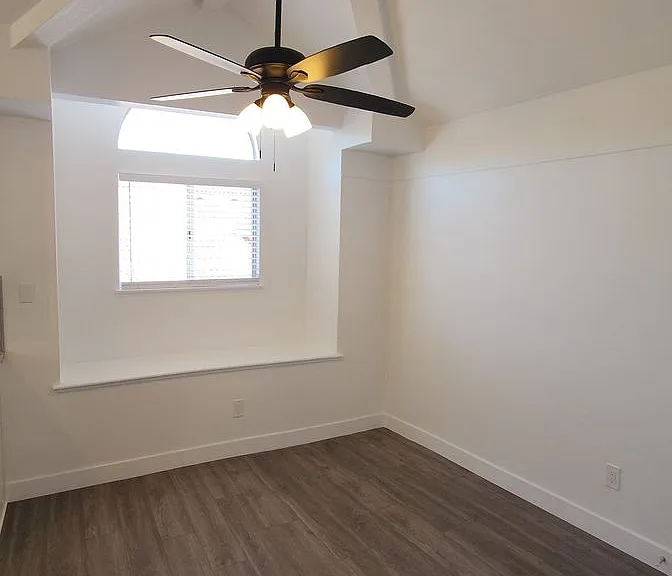272 Augustine Way #B — Photo 10