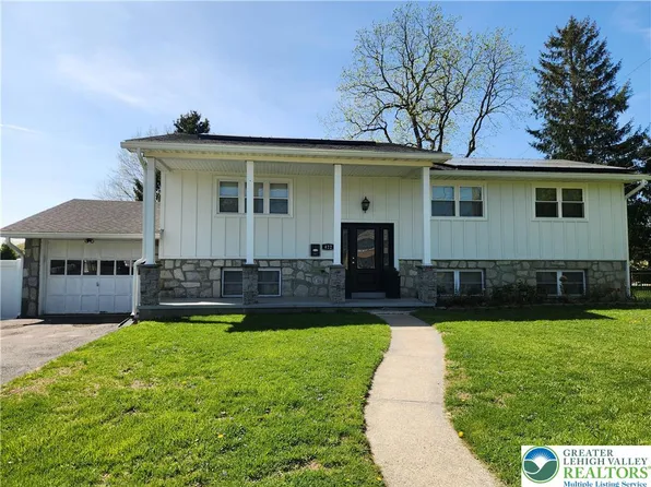 422 Belvidere St, Nazareth, PA 18064