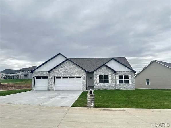 2785 Earth Crest Dr, Washington, MO 63090