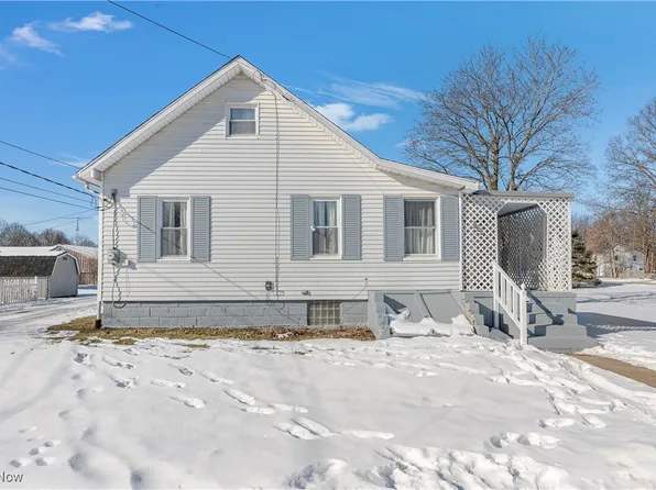 111 Jackson Ave SE, Brewster, OH 44613