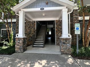 800 Vista Lake Dr APT 205, Candler, NC 28715