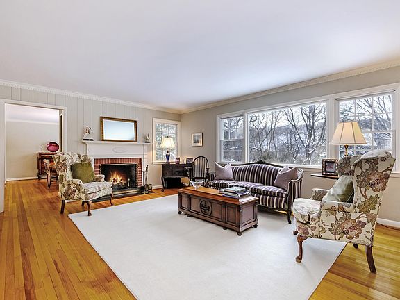 4th image of 53 Pierce Dr