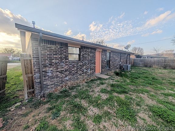 2nd image of 522 Highland Dr