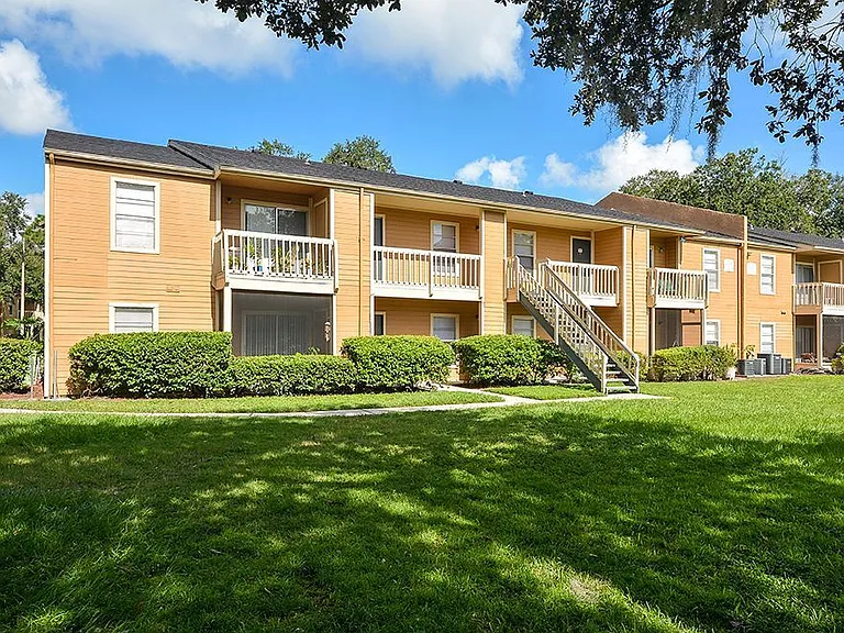 Windwood Oaks Apartments — Photo 7