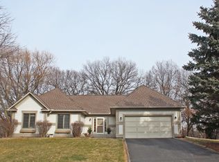 805 Spring Hill Dr, Woodbury, MN 55125