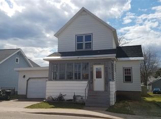 324 S 2nd St, Ishpeming, MI 49849