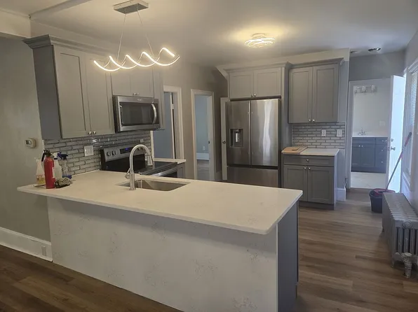 386 Thacher St, Attleboro, MA 02703