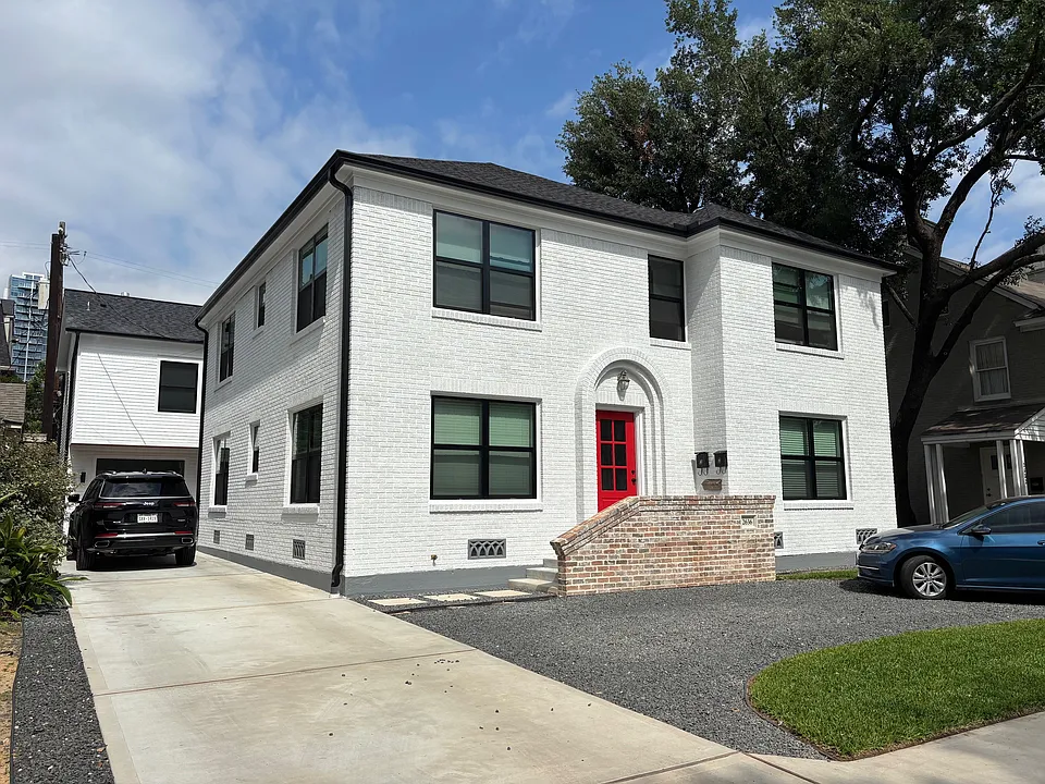 2636 Greenbriar Dr #2