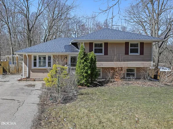 6N748 Illinois St, St Charles, IL 60174