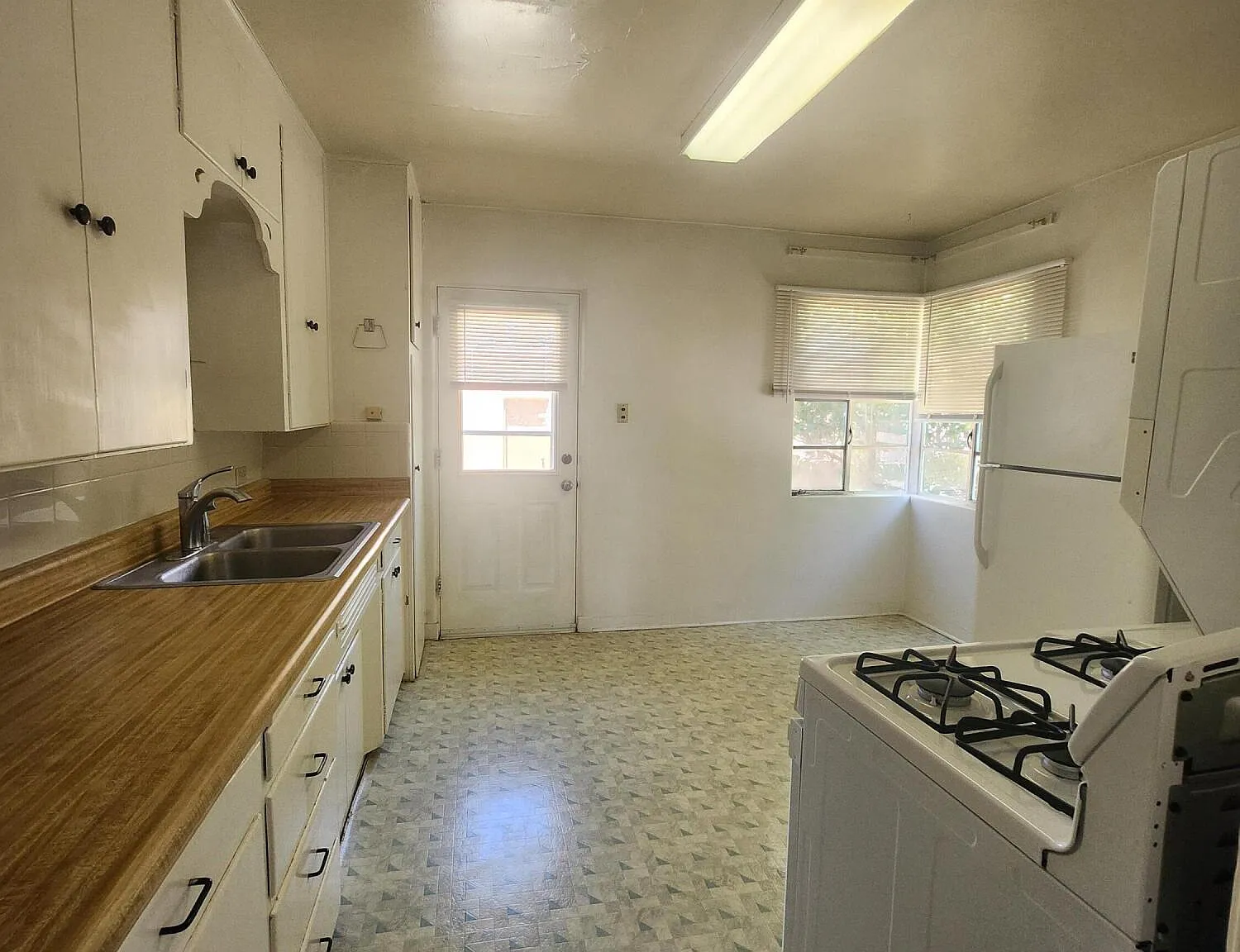 2 bed, 1.0 bath, 800 sqft, $1,400 — Photo 3