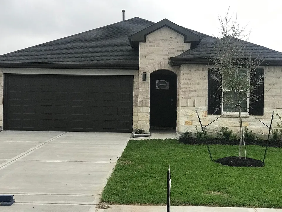4939 Oakwood Dr