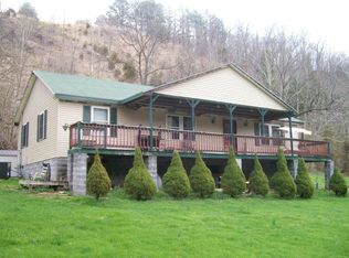 211 Heavens Ln, Saltville, VA 24370
