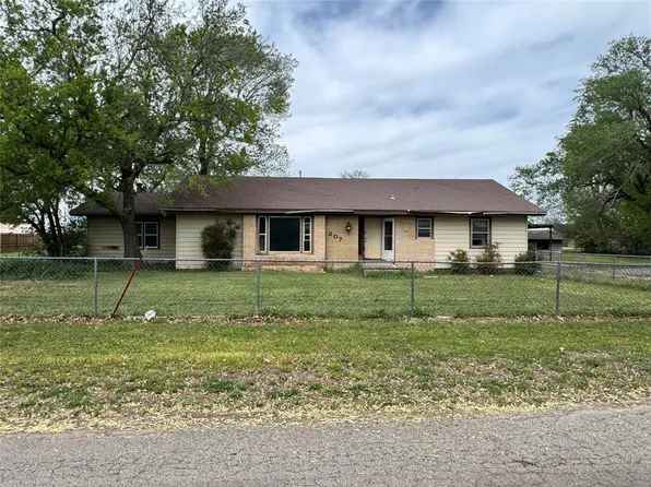 207 W Hillcrest Ln, Hobart, OK 73651