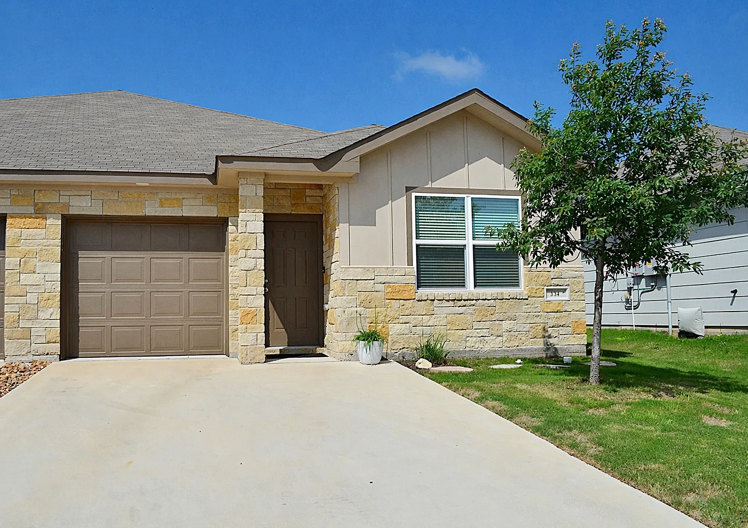 3 bed, 1411 sqft, $1,450 — Photo 1