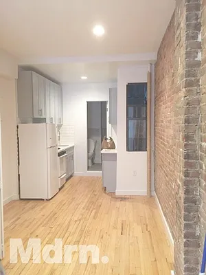 Rented by Mdrn Residential | media 5