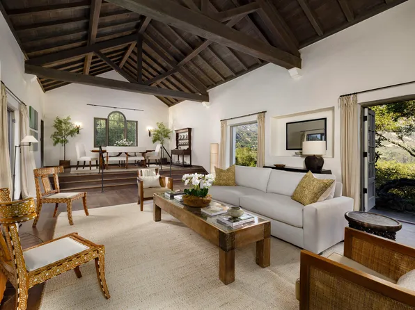 1306 Las Alturas Rd, Santa Barbara, CA 93103