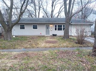 706 Macarthur Dr, Urbana, IL