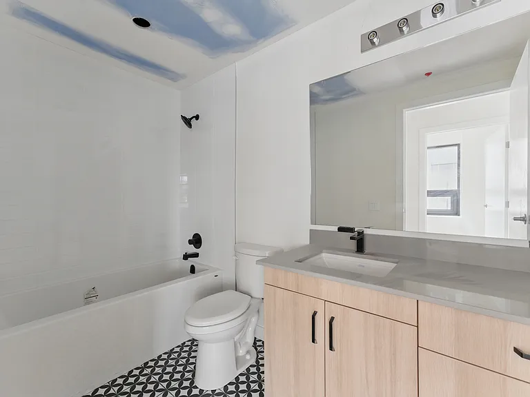 744 4th Ave SW — Photo 29