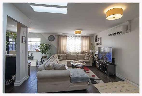 Sold by Keller Williams Realty Landmark II | media 17