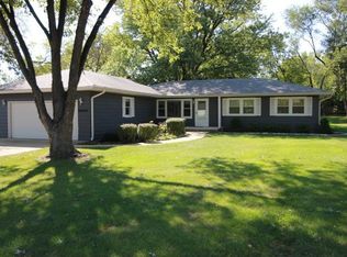 2N356 Pleasant Ave, Glen Ellyn, IL 60137