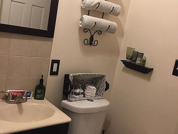 Bathroom lwr 