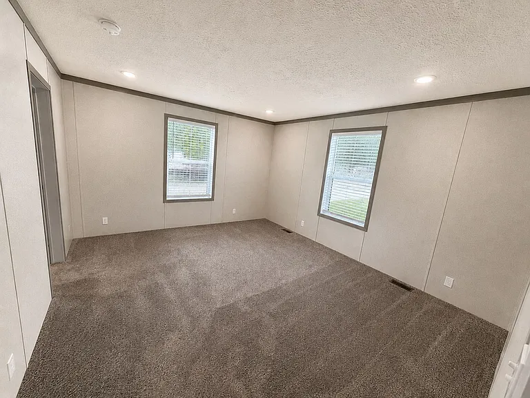 28686 N Maple St #198 — Photo 6