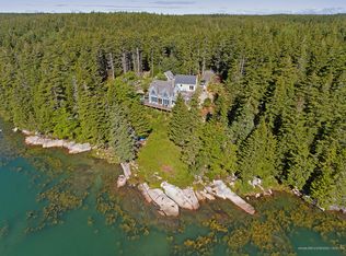 125 Island Retreat Rd, Swans Island, ME 04685