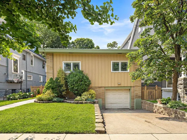5 Bonn Pl, Weehawken, NJ 07086