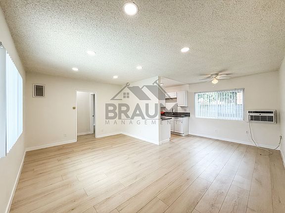 2nd image of 6336 Tujunga Ave APT 2