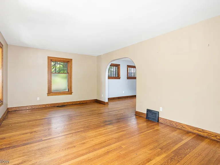 14 Hall St — Photo 6