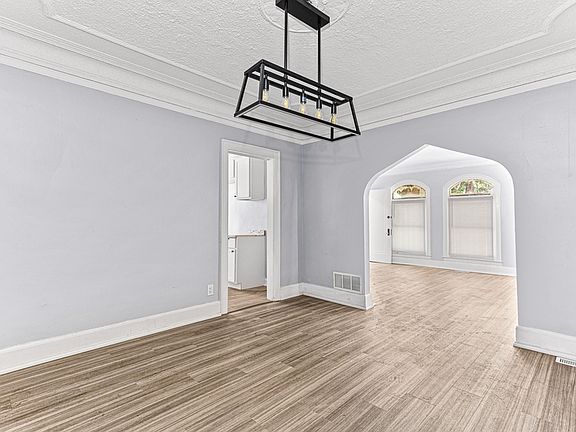 5th image of 3239 Fullerton St #1
