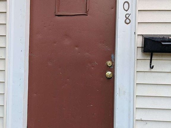 2nd image of 2408 Rowan St
